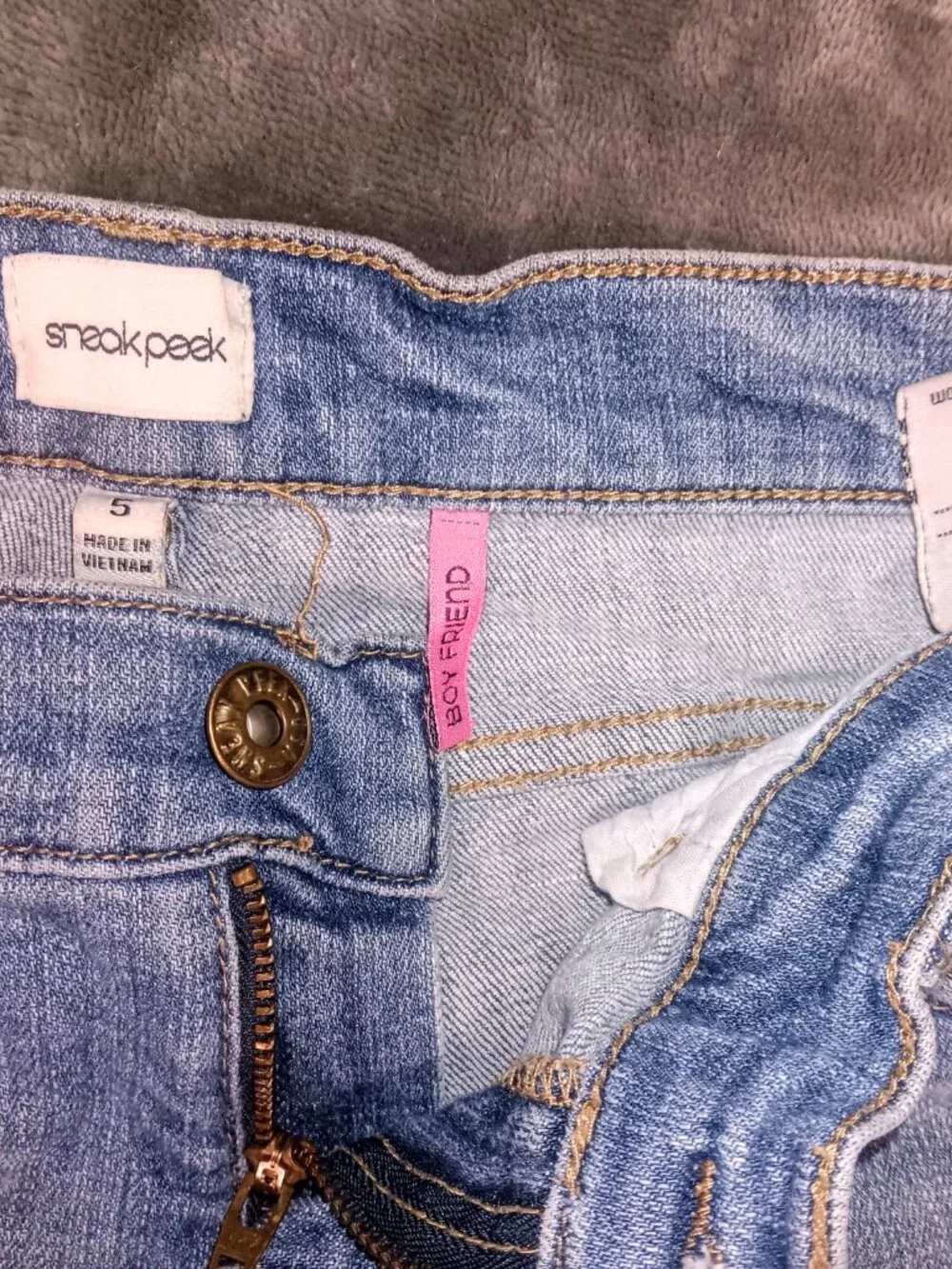Size 5 Distressed Boyfriend Skinny Jeans By Sneakpeek